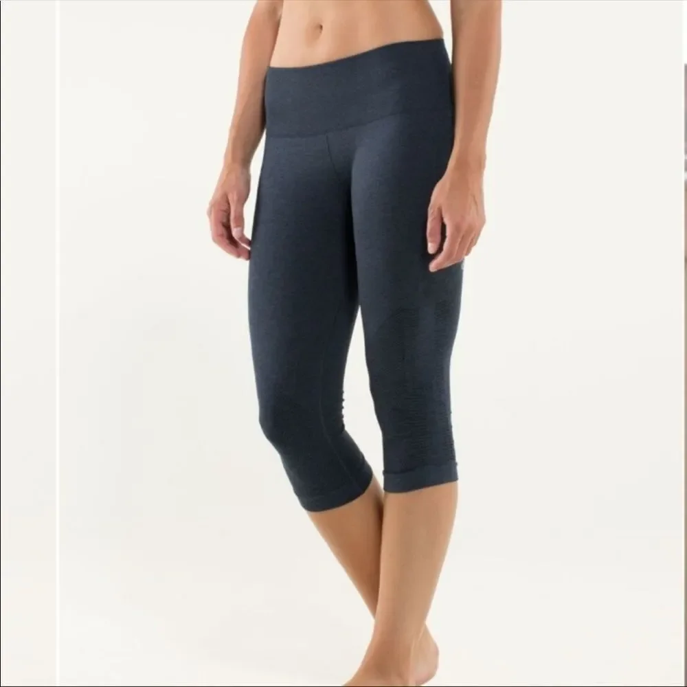 Lululemon Athletica In The Flow Crop capri legging